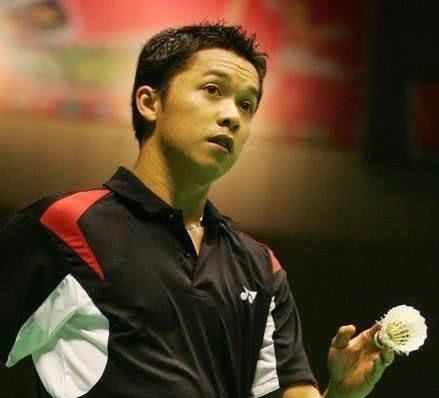 用坚持与自 用坚持与自