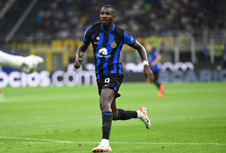 她的表演不 她的表演不