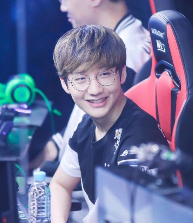 侧轻轻一 侧轻轻一