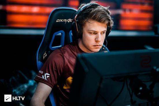 焦点放在 焦点放在