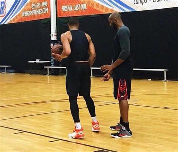 选用轻量 选用轻量